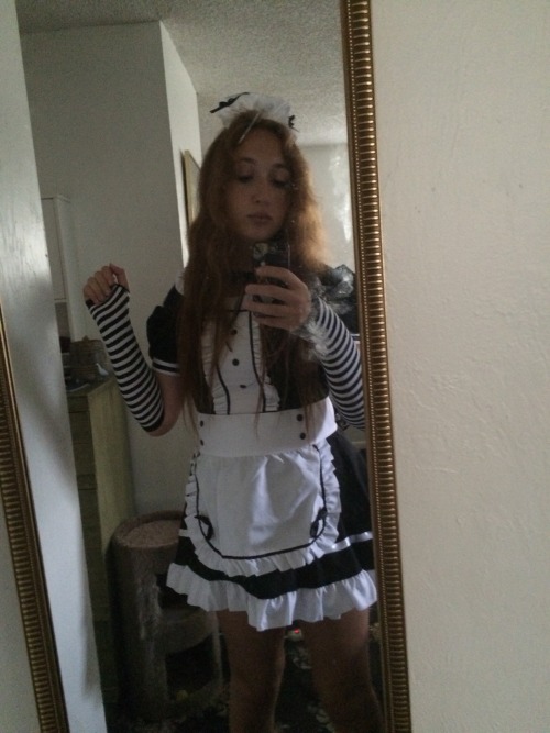 Omg! Anon got me a meido-fuku!  