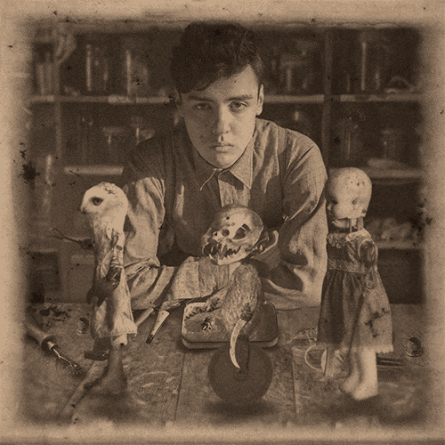 peregrines-stay-peculiar:  Create something curious. Miss Peregrine’s Home for Peculiar C