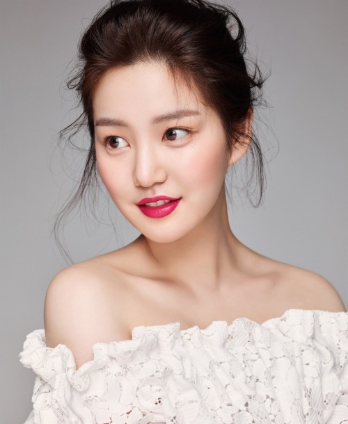 kmagazinelovers:Lee Yoo Bi - Elle Magazine February Issue ‘16 