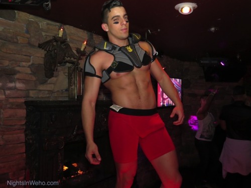 wehonights:  Once you get past the handsome face, the chest, the abs, and just the massive size of the man, check out the cock!