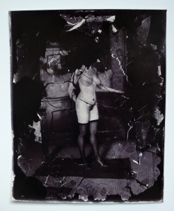 vivipiuomeno:  E.J. Bellocq ph. - Storyville  Prostitute - New Orleans, silver print 