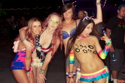 Found this on blog vegas dot com. this is from day 3 of this years EDC. Note the girl on the left.