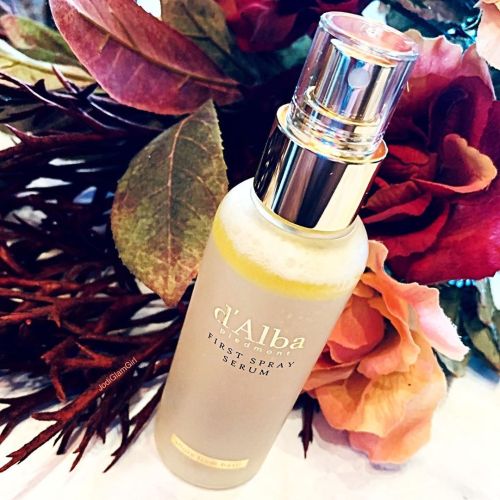 ’ ⁣ ⁣ PRODUCT INFO:⁣ Give your skin some TLC with this luxurious and handy serum spray, enriched wit