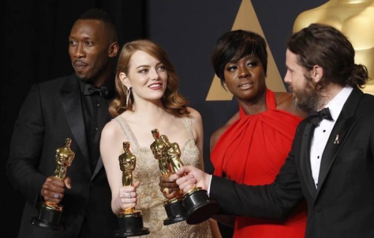 ajanaomisqueen:  my aesthetic is viola davis expressing her disgust with crusty white