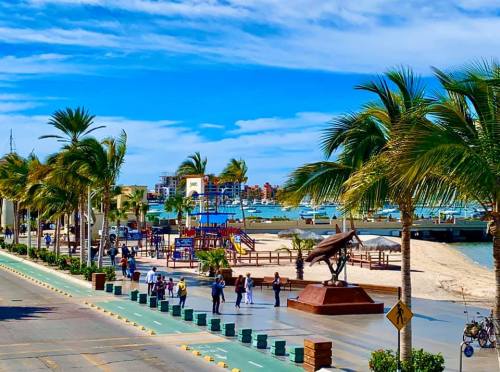 Malecon at Muelle Fiscal area with Vista Coral in background