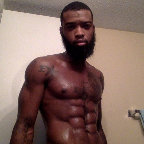 fvckmonte:  I suck at taking pics but #postrun pic #fitfam #fitness #fitnessmotivation #abs #sexysaturday #model #fitnessmodel #sixpack #muscles 