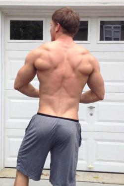 bbbhperv:  Nice back & ass! #BoyNextDoor