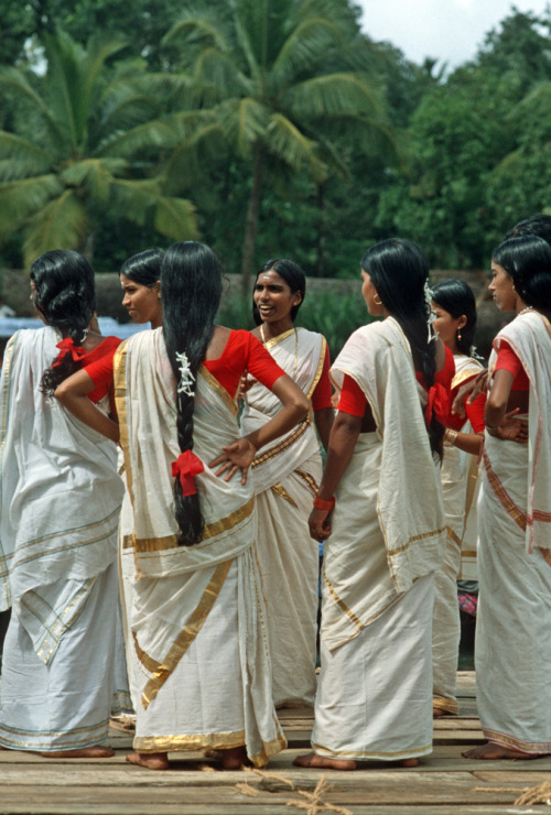 mahakami-blog: Kottayam, India, 1980. Maria Grazia Schiapparelli.