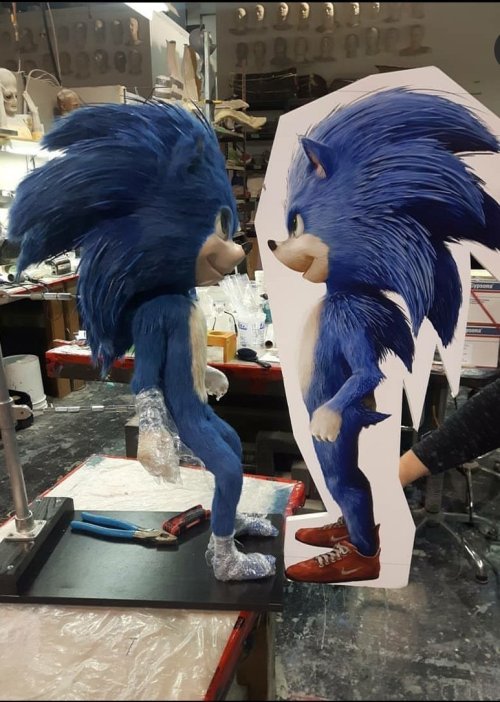 bumbleberry-blogs: aawesomepenguin:  CHECK OUT THESE PHOTOS FROM THE PRODUCTION OF THE SONIC MOVIE! These are the Sonic stand-ins that were used in the filming as a reference for the actors so they would know at what spot Sonic would be.   