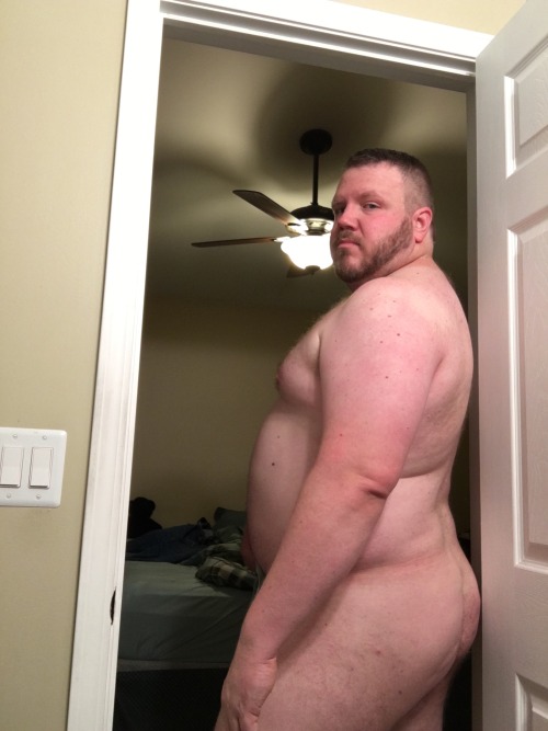 friendsfucktoo:  chitowncub:Shoot number 2 of me learning to love my body. #scruff #instacub #gay #beard #gymgay #gymcub #musclebearintraining #bodypositive  This guy should marry me
