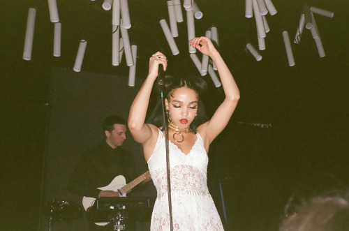 Sex latenightdinnerfix:  FKA twigs at Glasslands pictures