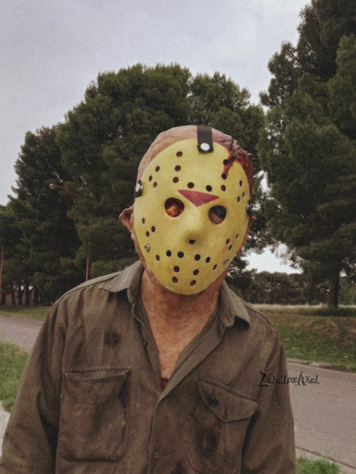 Jason está ahí afuera, esperando… Cosplay que solo va a ser sacado de su tumba los Viernes 13