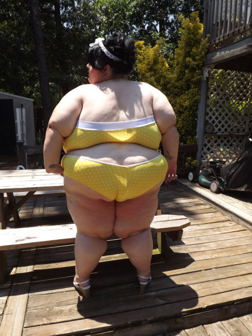 ssbbwvictoria: This is SSBBW Victoria, an amazing extra large girl with huge belly, huge tits, fat t