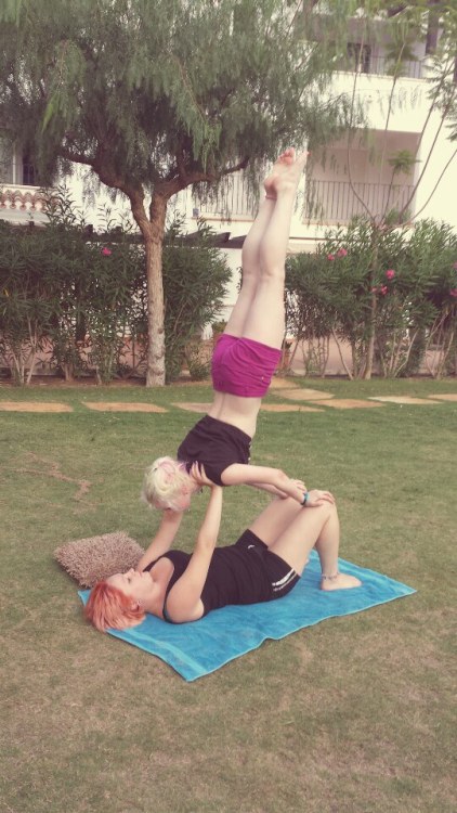 thegirlwiththeeverchanginghair:  MORE! Beth and I doing a bit of acro yoga in spain ^.^  