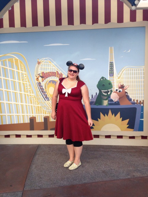 kelseyscrappynails:Having fun with my last day at Disney until late September by dapper disneyboundi