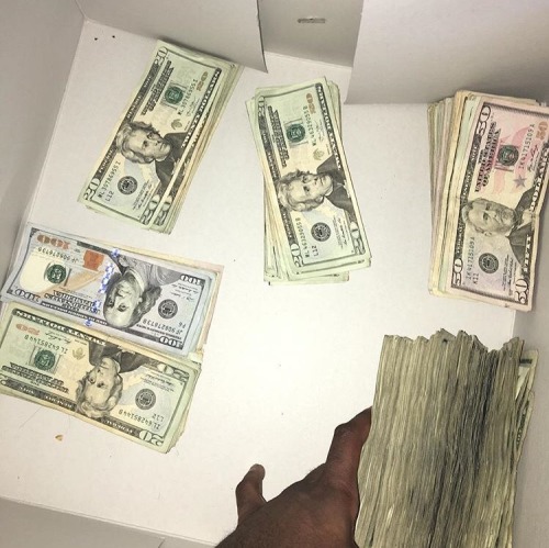 bitch-stole-my-swag:  Ghetto Babe