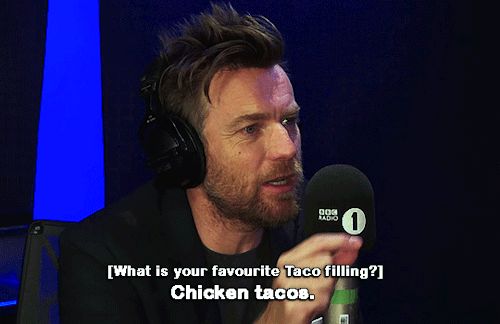 benjiiskenobi:Ewan McGregor being a dork while answering kids’ questions. [x]BONUS: 
