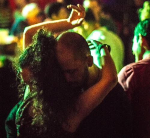 cubaypuertoricoson:Salsa nights. Antigua, Guatemala. By story.tailor on Instagram