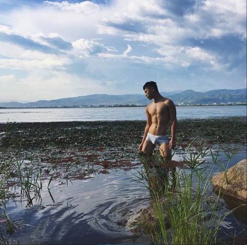 hunkxtwink:  Instagram/yudarren  Hunkxtwink - More in my archive  