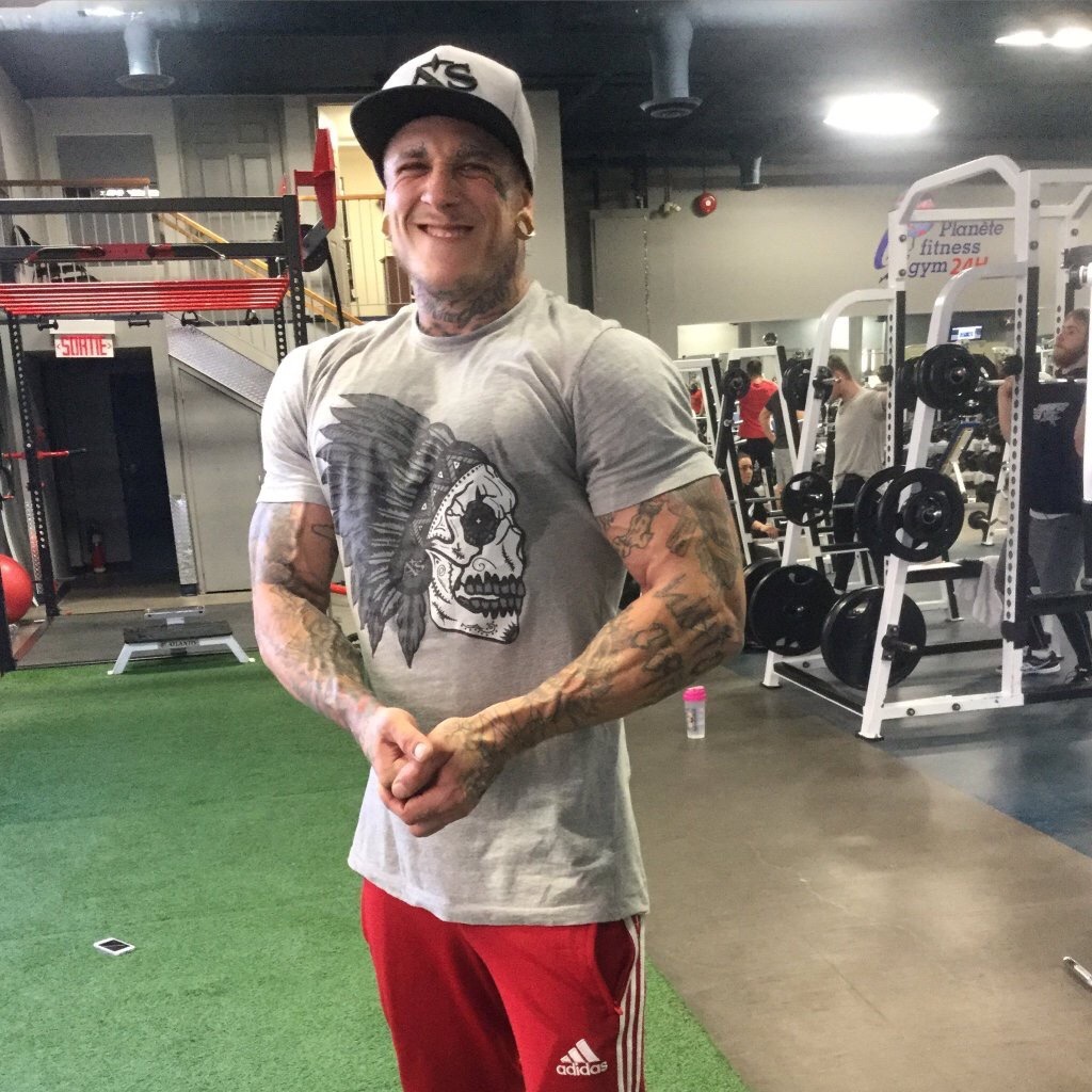 puphawaii:  sexymenandgayporn:My newest obsession! Bo Sinn!  This sexy tattooed stud