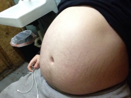 foodie848:My belly is HUGE