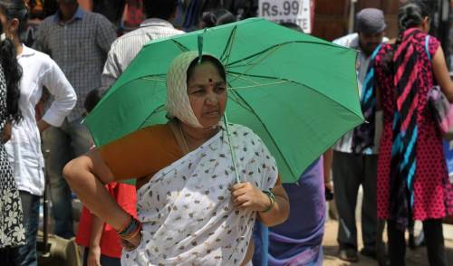 micdotcom:  More than 1,100 people have died in India’s 118-degree heatwaveIndia can be a hot place, but a heatwave gripping much of the country through the month of May is especially bad this year. Temperatures in the capital city of New Delhi reached