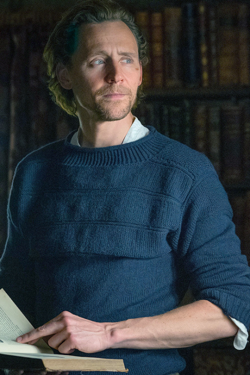 justasecretwriter: vbecker10: poetic-fiasco: tomshiddles: Tom Hiddleston in The Essex Serpent (2022)