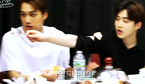 jonmyecn: Suho feeding baby Hun~