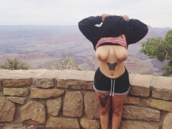 staygoldenponyboyyy:  One of the 7 wonders of the world. Oh, and the Grand Canyon   Gorgeous full pendulous breasts!! 