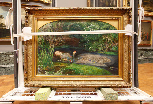 installator:“Ophelia by John Everett Millais, one of the best-known pre-Raphaelite paintings, 
