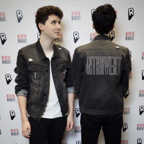 danielhowell: yes we got matching embroidered tour jackets - coordinated boybands are shaking (at Sy