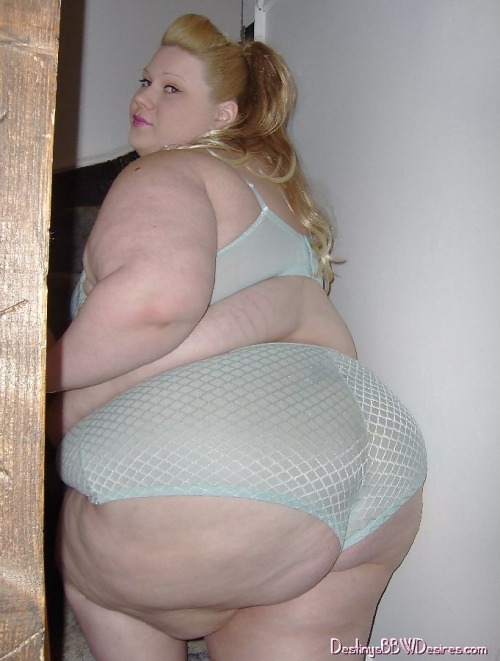 lovehotssbbwfeedeeposts: Wanna hook up with a sexy bbw girl? - CLICK HERE!