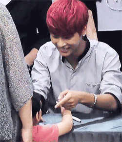 richboychen-deactivated20130930:  Hakyeon's cute little fan ( ´ ▽ ` )ﾉ*:・ﾟ✧