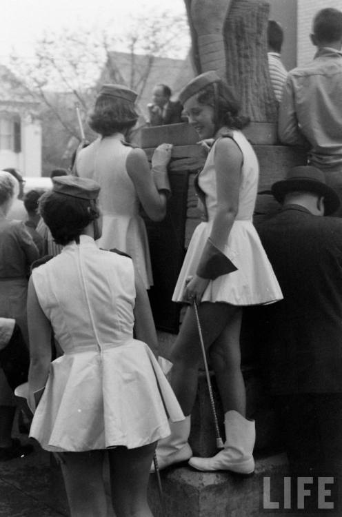 Baton twirlers listening to Hubert Humphrey in West Virginia(Paul Schutzer. 1960)