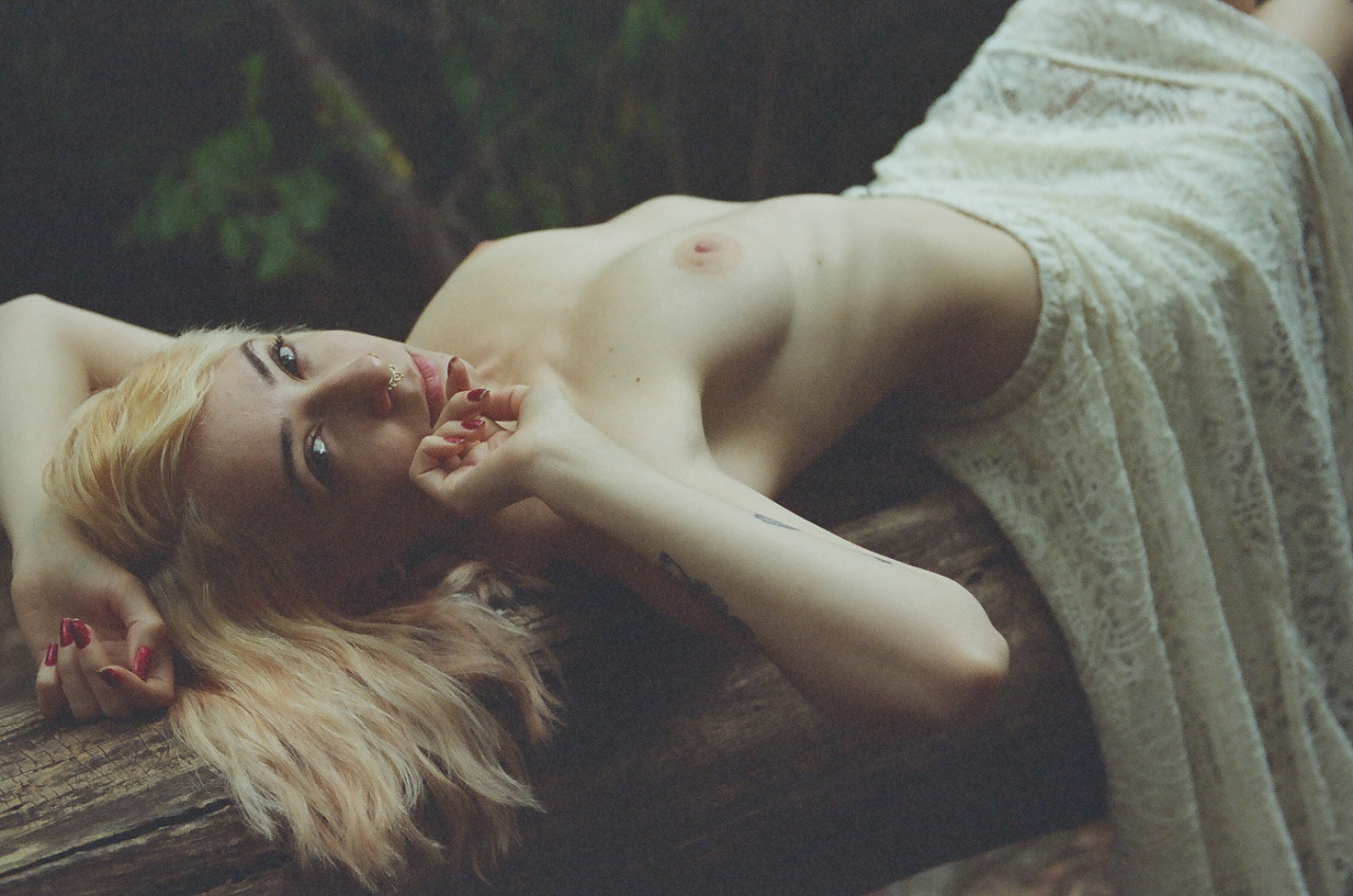 lezalush:  Images by   Allan Fredrick Model Leza Lush / Leza Suicide 