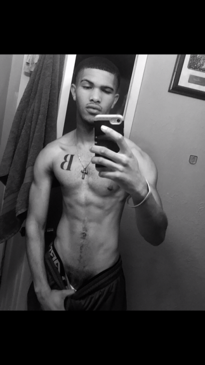 freakdreamofme:  mjasexynigga2:  IG: B_Texan 🐝🐝🐝🐝🐝🐝🐝 😍Sexy ass 6’0 lightskin model Bobby with the beautiful hazel 👁👁eyes, 🤤banging 🍯body 💦& 😈big 🍆dick from Texas 🐝 INSTAGRAM: B_Texan 🐝🐝🐝🐝🐝🐝🐝🐝🐝