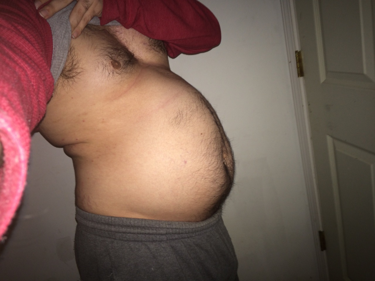 bigwolfcakebelly:  A belly full of 50+ fluid ounces of a seriously intense shake