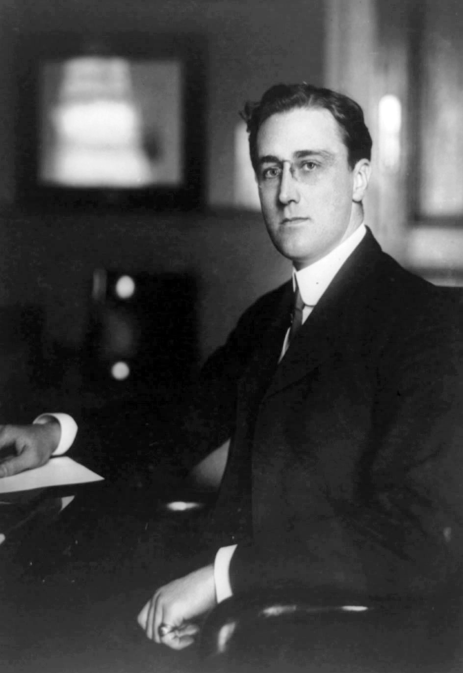 fuckyeahhistorycrushes:
“ Young Franklin Delano Roosevelt.
Doesn’t he look like young Ryan Gosling
”