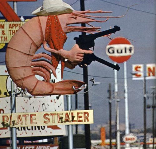 toast-potent:  rusty-ford: Not sure what’s going on here, but I love it.  shrimp! hell! NOW!