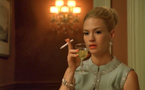 thesorrowsofgin:bettydraperlookingpissed:  Looking pissed because pacing yourself is for lightweight