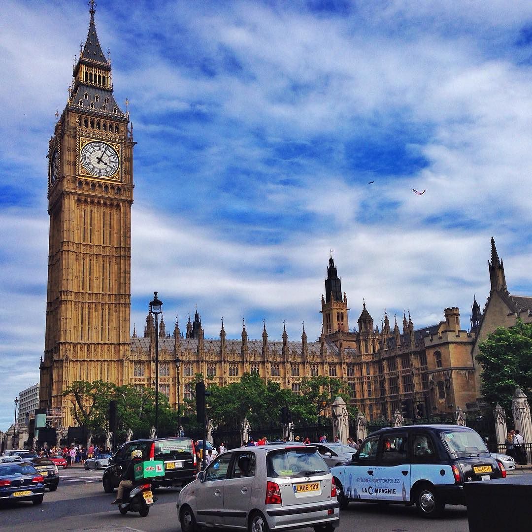 disnerdreams:  adore-london:  Photograph by nonroyalondonlover  [More London here