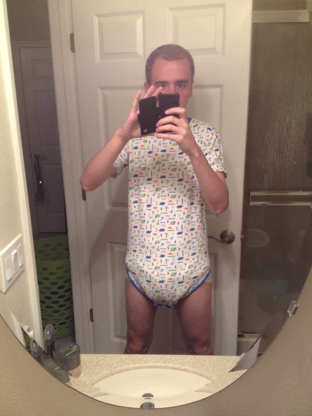 gayorlandokink:  Its a Childish type of night. 
