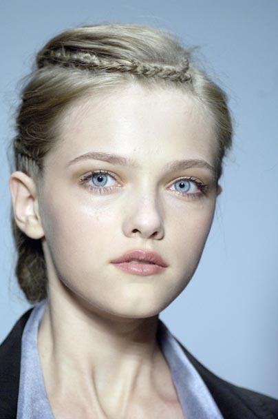 modelmeth:  carmens-kasstle:  mihaliko: Rochas S/S 2006  So many of my faves are here.  doll face era