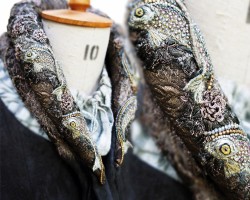 thelifepatterns:  Detail shots of the costumes from Game of Thrones.