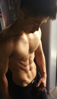 Hawt Asian Stud!