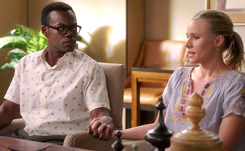 rosalitadiazz:Chidi & Eleanor + interlacing their fingers when holding hands