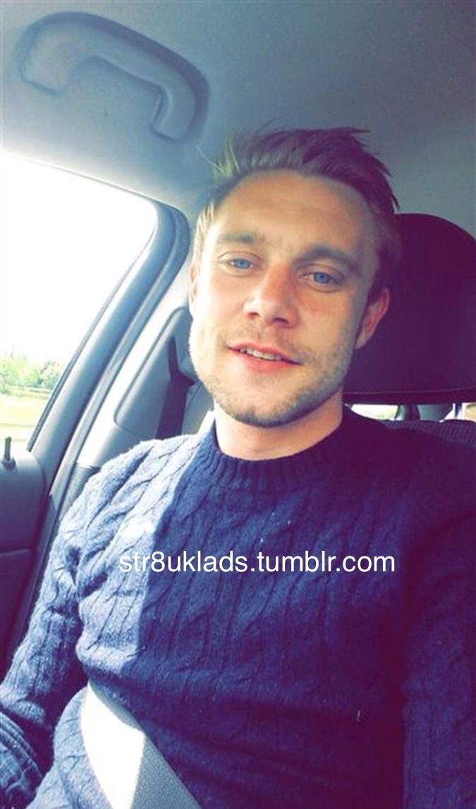 relads:  str8uklads:  29, Milton Keynes, South East UK  Follow Lads Reblogged - for