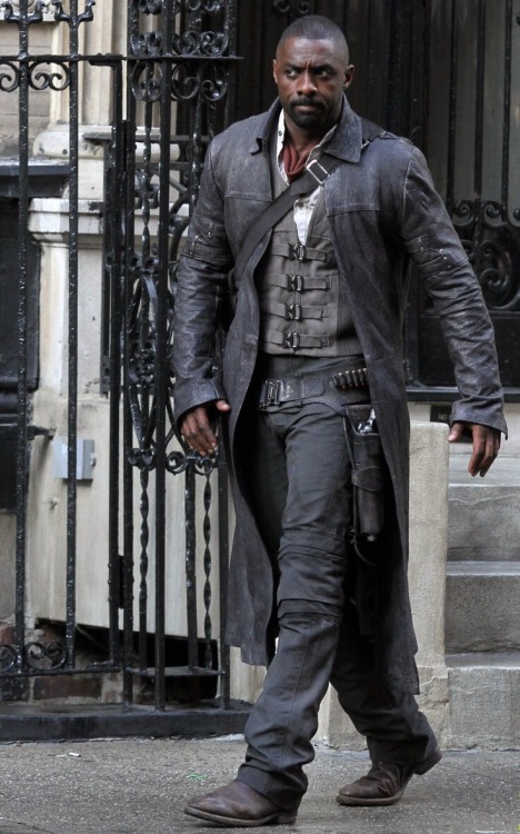 someponys-scribbles:  rarityismywaifu:  dailydris:  Idris Elba on set of “The Dark Tower” in NYC.  !!!!!!!!!! OOH MAN OH GOD  IT"S GOING TO HAPPEN  FUCKING HYYYYYPE! 