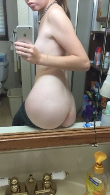 redheadedkitten:Bathroom sink booty