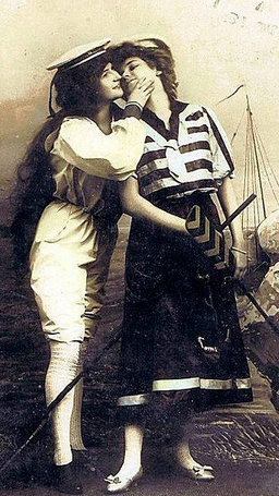 jade-cooper:  muffdiver:  kawaiinchesters:  really old vintage photos of homosexual couples  See the rest, they’re all amazing.   !!! 